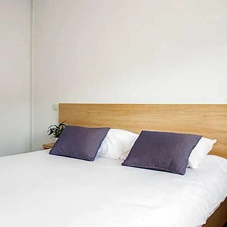 Comfort 3* لو مان